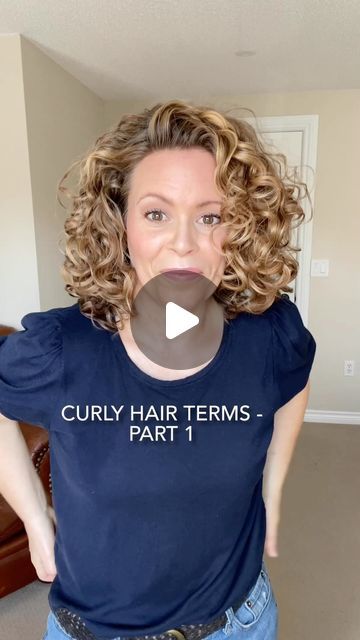 Curl Clumps, Curly Angled Bobs, Face Framing Pieces, Layered Bob With Bangs, Small Curls, Bob Haircut Curly, Roll Hairstyle, Curly Hair Tutorial, Hair Issues