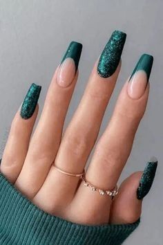 Emerald Nails, Green Acrylic Nails, St Patricks Day Nails, Dark Green Nails, Nagellack Trends, Green Nail Designs, Nice Nails, Her Nails, Acrylic Nails Coffin Short