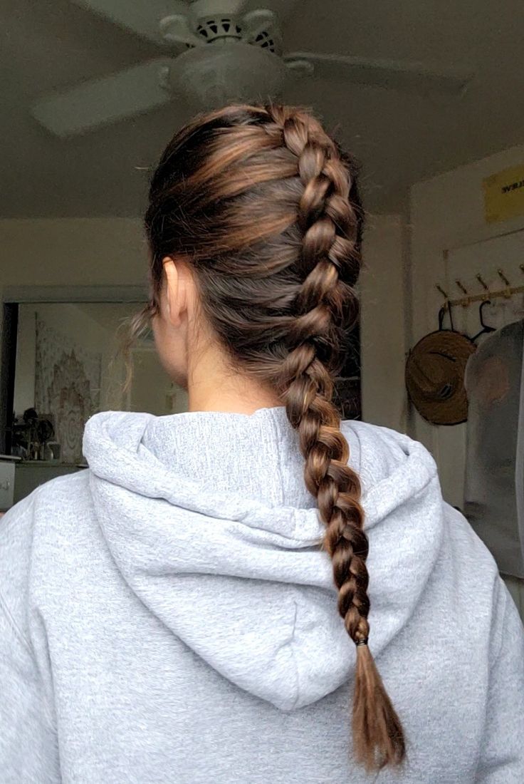 One Dutch Braid Down The Middle, Dutch Braid Single, Dutch Braid Aesthetic, Medium Length Dutch Braids, Vb Hairstyle, Dutch Braids Aesthetic, Braid For Sports, Duch Braids Hairstyles, Braids Dutch Braid