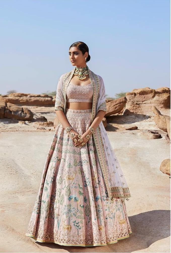 anita dogre lehenga Orang India, Nikkah Dress, Wedding Lehenga Designs, Indian Outfits Lehenga, Lehnga Dress, Desi Fits, Anita Dongre, Indian Bridal Lehenga, Gaun Fashion