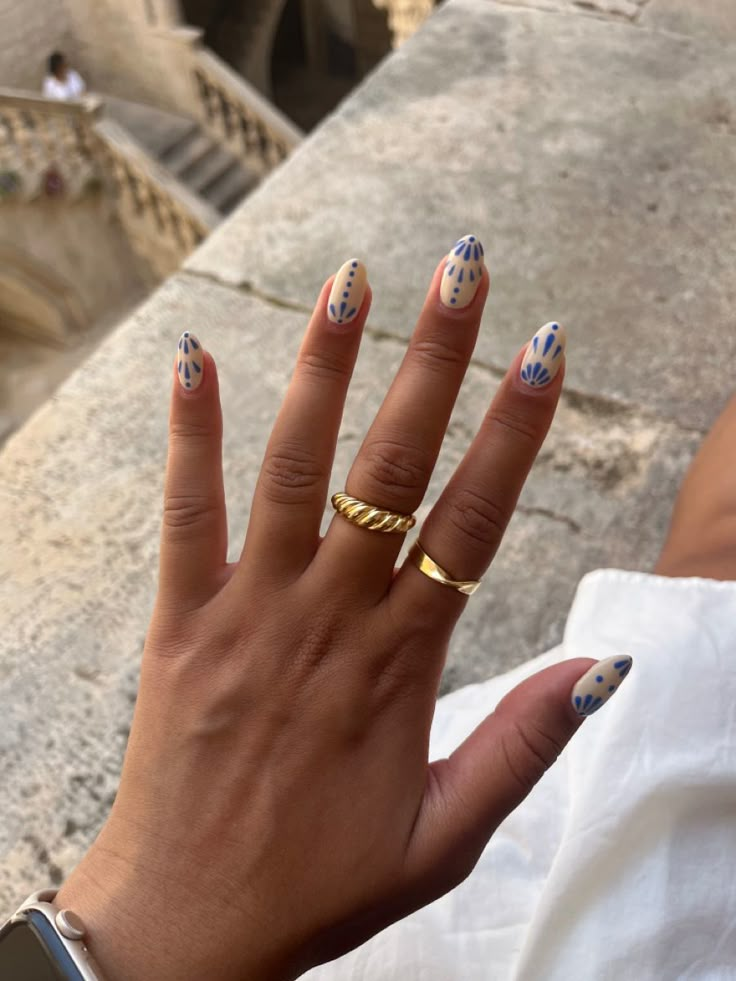 Tsitp Nail Ideas, Short Natural Almond Nails Designs, Beach Nail Aesthetic, Spring Time Nails Acrylic Almond Shape, Boho Nail Ideas Almond, European Nail Designs, Nails For Portugal Trip, Nails For Greek Holiday, Nails For Greece Trip