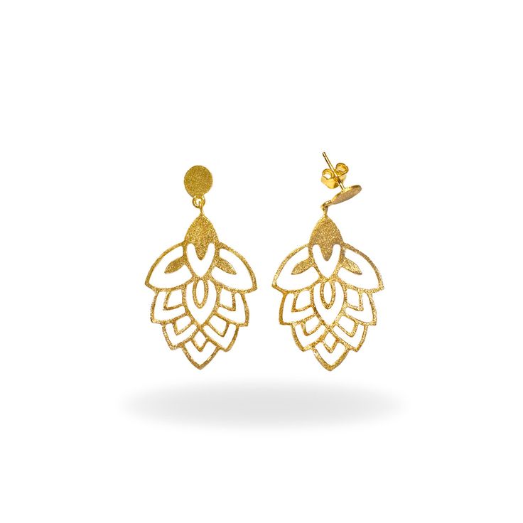 Embrace elegance and symbolism with our 925 silver, 1.0 micron gold-plated Ane Gray Finish Stud Earrings, adorned with the meaningful Joya symbol of the spiral of life. Product features: Material: 925 silver, 1.0 micron gold-plated for durability and a luxurious finish Finish: Ane Gray adds sophistication and versatility to any ensemble Dimensions: Total earrings measure approximately 45 mm (L) x 25 mm (W) x 1 mm (H) Ear Stud Length: Approximately 10 mm with a butterfly closure for secure wear W Sterling Silver Gold Jewelry For Celebration, Gold Sterling Silver Jewelry For Celebration, Celebration Jewelry In Gold Sterling Silver, Celebration Sterling Silver Gold Jewelry, Celebration Gold Sterling Silver Jewelry, Luxury 14k Gold Earrings With Intricate Design, Handmade Silver 14k Gold Earrings, Handmade 14k Gold Silver Earrings, Gold Sterling Silver Earrings For Celebration