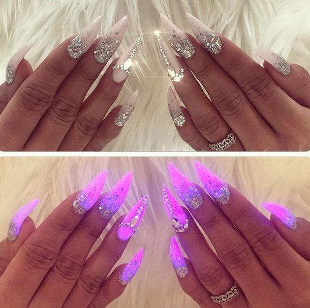 Glow in the dark nails Glow In The Dark Nails, Rave Nails, Neon Acrylic Nails, Cute Acrylic Nail Designs, Glow Nails, Exotic Nails, Bright Nails, Dark Nails, Neon Nails