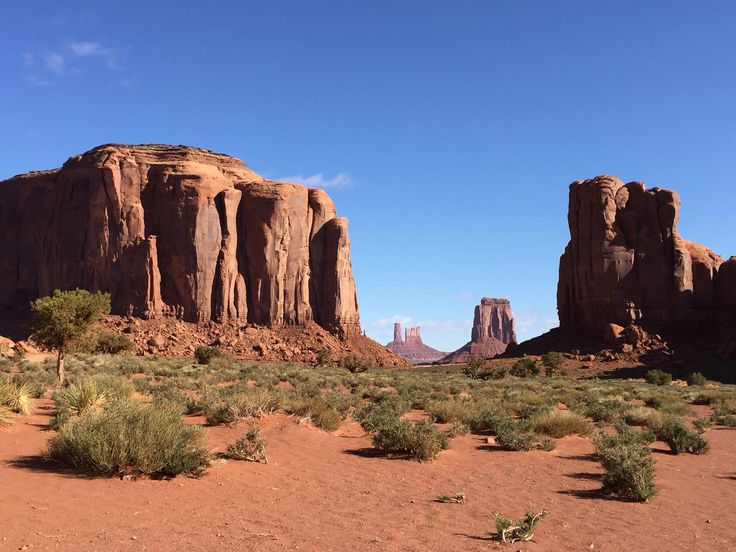 the desert has many large rocks in it