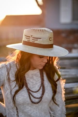 Charlie One Horse Hats Outfit, Charlie 1 Horse Straw Hat, Cowboy Hat Outfit Woman, Charlie Horse Hats, Charlie One Horse Hats, Horse Race Outfit, Western Hats For Women, Womens Western Hats, Western Chic Fashion