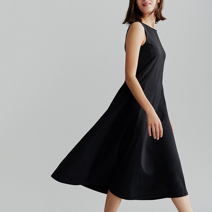 UNIQLO Masterpiece｜Simple made better. Airism Uniqlo, Uniqlo Dress, Body Outline, Uniqlo Tops, People Around The World, A Dress, Uniqlo, Flare Dress, Body Shapes