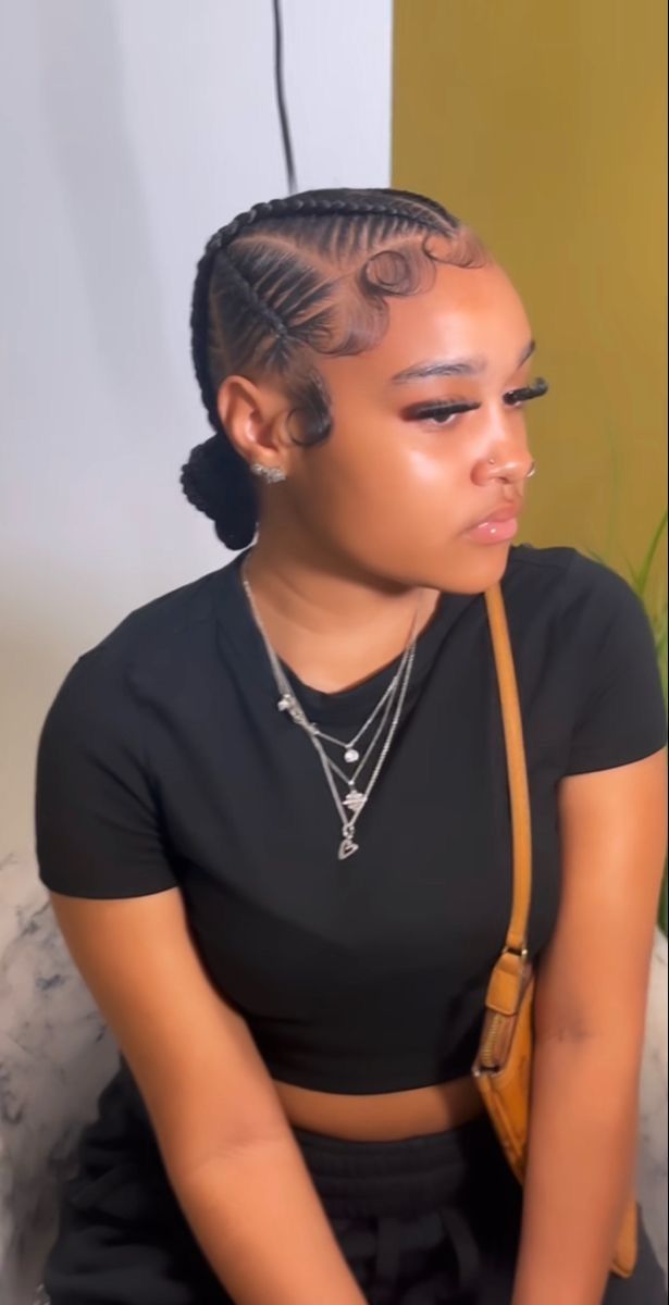 Bhaddie Hairstyle, Feeder Braids, Protective Style Braids, Protective Braids, Exotic Hairstyles, Quick Braids, Unique Braids, Braided Hairstyles For Black Women Cornrows, Braces Colors