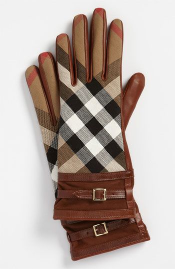 Burberry 'House Check' Gloves @Nordstrom The Cardigans, Dark Autumn, Shoe Gallery, Burberry Handbags, Baby Cold, Mode Inspiration, Leather Gloves, Passion For Fashion, Autumn Winter Fashion