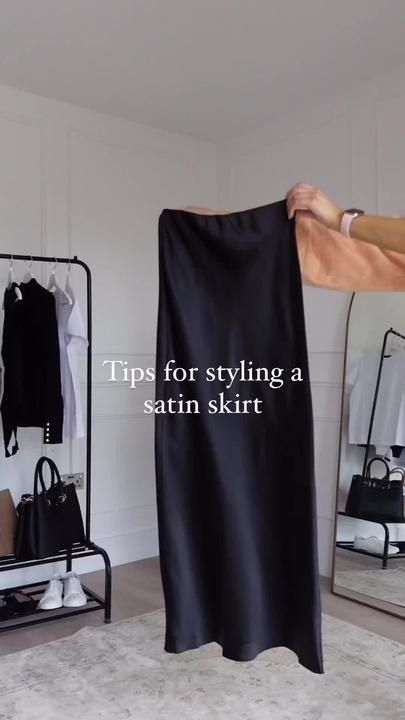 Fashion Tips على TikTok Vinter Mode Outfits, Black Satin Skirt, Satin Skirt Outfit, Elegantes Outfit Damen, Rok Outfit, Outfits Preppy, Looks Pinterest, Preppy Summer, Outfits 2023