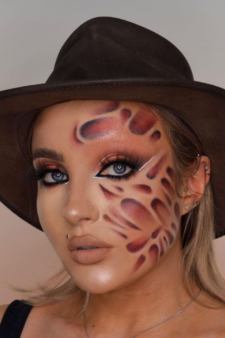 Freddy Krueger Makeup, Simple Halloween Makeup, Crazy Halloween Makeup, Creative Halloween Makeup, Holloween Makeup, Creepy Halloween Makeup, Cute Halloween Makeup, Halloween Makeup Diy, Halloween Makeup Pretty