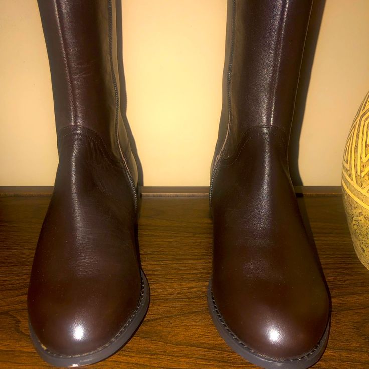 Nib Luxury Leather Riding Boots Size 9m Rich Brown Classic Slip-on Boots Medium Width, Brown Wide Calf Boots For Walking, Classic Boots With Round Toe Medium Width, Classic Boots With Round Toe And Medium Width, Classic Wide Calf Boots With Round Toe, Brown Wide Calf Boots For Business, Classic Almond Toe Walking Boots, Classic Mid-calf Boots With Round Toe, Leather Riding Boots With Round Toe