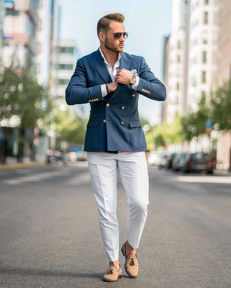 Blue double breasted blazer with white trousers. The outfit is really meant for warm weather but the blazer can be used with brown pants for the fall and different shoes. Hoco Outfits For Guys, Double Breasted Suit Men, Party Mode, Mens Fashion Smart, White Trousers, Wedding Suits Men, Mens Fashion Suits, Double Breasted Blazer, Formal Outfit