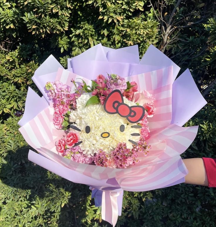 hellokitty flowers Sanrio pink bouquet mymelody Hello Kitty Bouquet, Hello Kitty Wedding, Hello Kitty Gifts, Bouquet Tutorial, Money Bouquet, Ribbon Bouquet, Flower Gift Ideas, Paper Bouquet, Hello Kitty Birthday