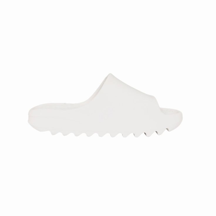 Color-Off White Material-Soft foam- croc like Faux shearling insoles Slip on Slides designer inspired True to size -Half sizes, size up & wide fit, size up Shoe Trends, Latest Shoe Trends, Black Wedges, White Material, Platform Boots, Chunky Heels, Trend Setter, Trending Shoes, Lemonade