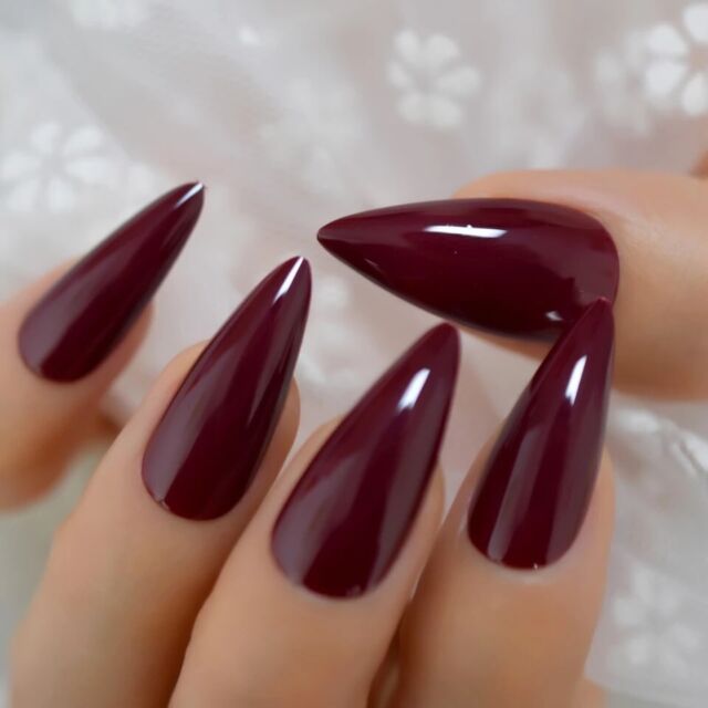 Nails Witchy, Nail Kits, Wide Nails, Dark Red Nails, Wine Nails, Long Press On Nails, Witchy Goth, Long Stiletto, Burgundy Nails