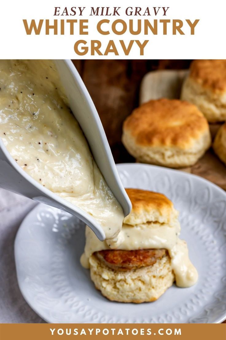 Pouring white country gravy onto biscuits. Butter Gravy Recipe, White Gravy Recipe Easy, Breakfast Gravy Recipe, White Country Gravy, Home Made Gravy, Homemade White Gravy, Easy Biscuits And Gravy, Country Gravy Recipe, White Gravy Recipe