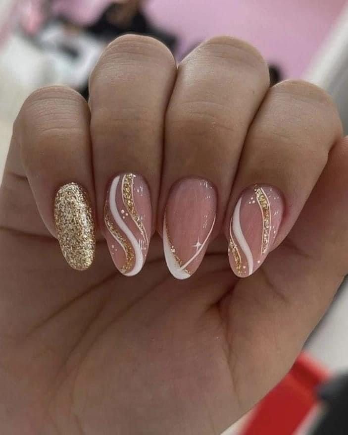 Golden Nails, Gold Nail Designs, Gold Glitter Nails, Glittery Nails, Easy Nails, Classy Nails, Fancy Nails, Short Acrylic Nails, Gold Nails