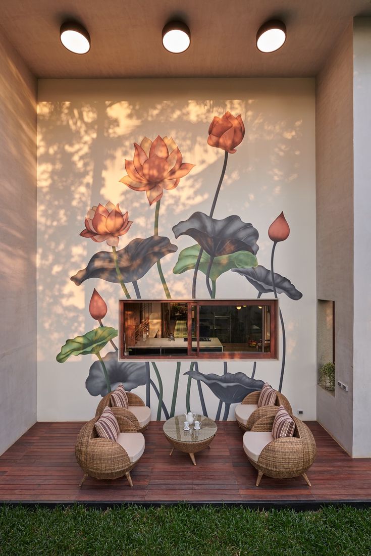 Floral theme mural on a outdoor wall Indian Room Decor, India Home Decor, Indian Home Design, Interior Design Your Home, Backyard Seating, Home Decor Crate, Home Garden Design, Inspire Me Home Decor, Interior Wall Design