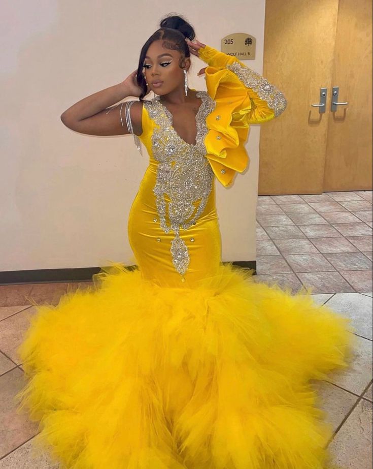 Black And Yellow Prom Dress, Yellow Prom Ideas, Prom Dresses 2023 Yellow, Yellow Prom Dresses Black Women, Yellow Birthday Dress, Senior Dresses, Prom 2k23, Yellow Prom Dresses, Prom 2k24