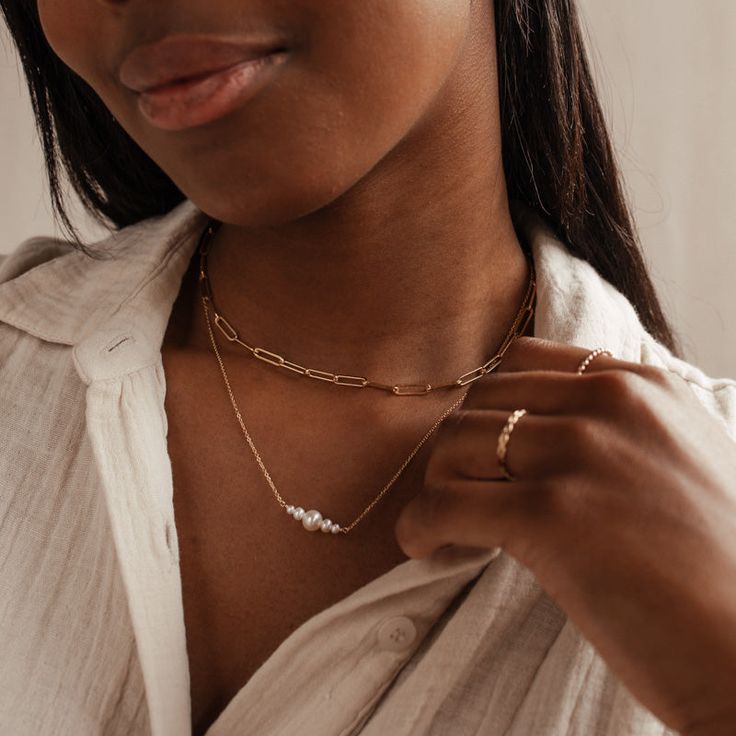 Looking for minimal yet bold? Enter our Gracie Luxe necklace ✨. A luxurious and dramatic statement piece this bolder version of the popular Gracie chain is a timeless addition to your wardrobe. Chic Pearl Necklace With Chain For Formal Occasions, Chic Pearl Necklace With Chain For Formal Events, Chic Formal Pearl Necklace With Chain, Minimalist Jewelry With Rectangular Link Clavicle Chain, Minimalist Clavicle Chain Jewelry With Rectangular Links, Chic Formal Necklace With Adjustable Chain, Chic Formal Necklaces With Adjustable Chain, Chic Formal Pearl Chain Necklace, Elegant Necklace With Adjustable Chain