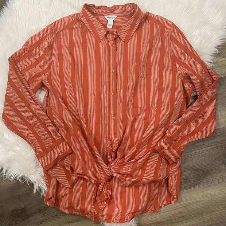 New With Tags, Size 2x. I Have Just Listed Tons Of Beautiful Tops In The Same Size! Western Shirts For Women Fashion, Ranching Outfits, Country Fits, Cowboy Life, Lainey Wilson, Western Stuff, Beautiful Tops, Western Clothes, Country Style Outfits