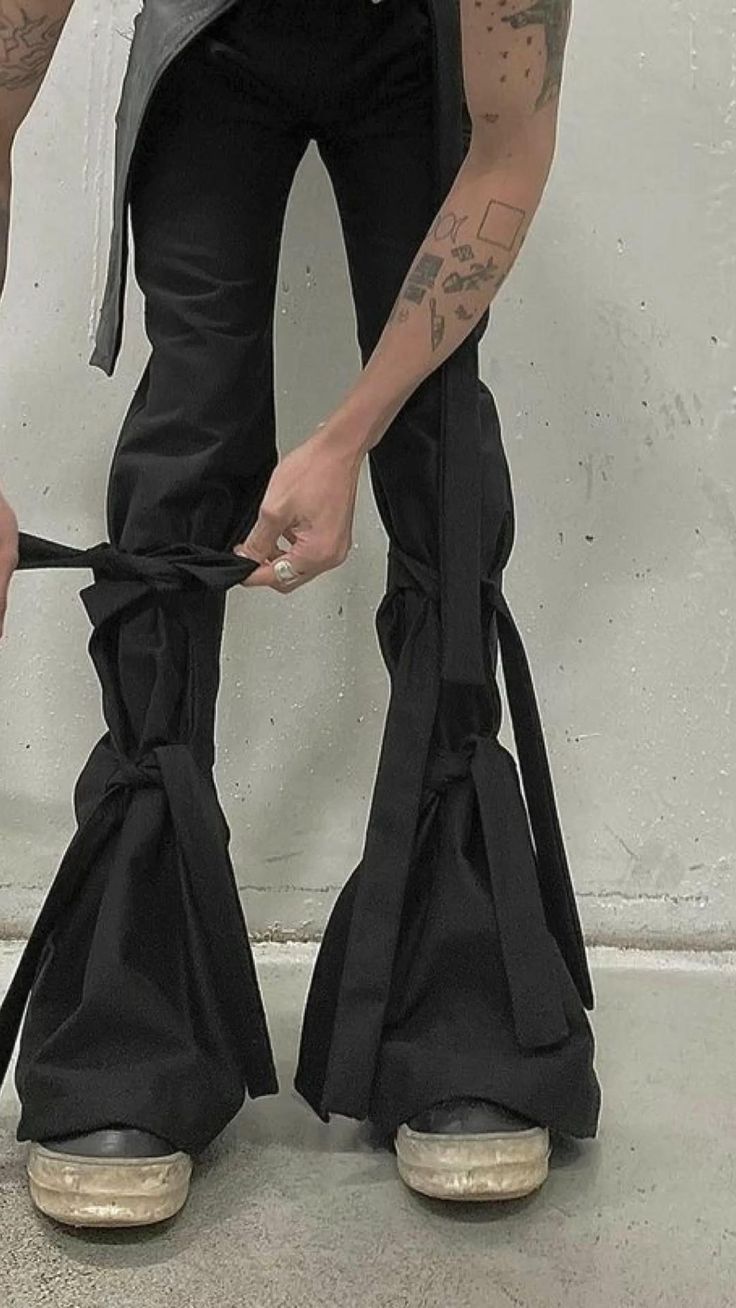 Goth Gifts, How To Impress, Diy Vetement, Archive Fashion, Goth Girl, Futuristic Fashion, Mode Inspo, Mode Inspiration, Looks Vintage