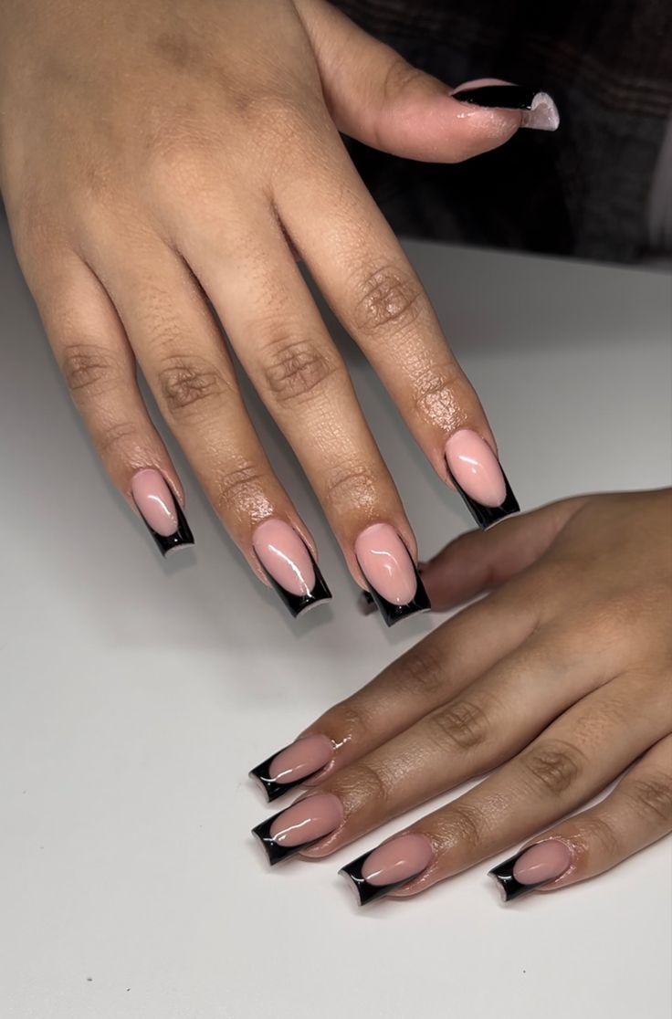 Short Tapered French Tip Nails, Glossy Black French Tip Nails, Pink Black French Tip Nails Short, Nail French Tip Designs Black, Black French Tip Nails By Skin Tone Range, Basic Black French Tip Nails, Acrylic Black Tip Nails, Cute Black Acrylic Nails Coffin Short, Shirt Black Acrylic Nails