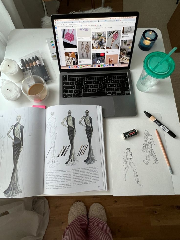 Sketch desk setup fashion illustration pink water pinterest board Art And Design Portfolio Ideas, Art Study Aesthetic, Apps For Fashion Designers, Vision Board Drawing, Fashion College Aesthetic, Art Desk Setup, Fashion School Aesthetic, Studying Fashion, Artist Desk