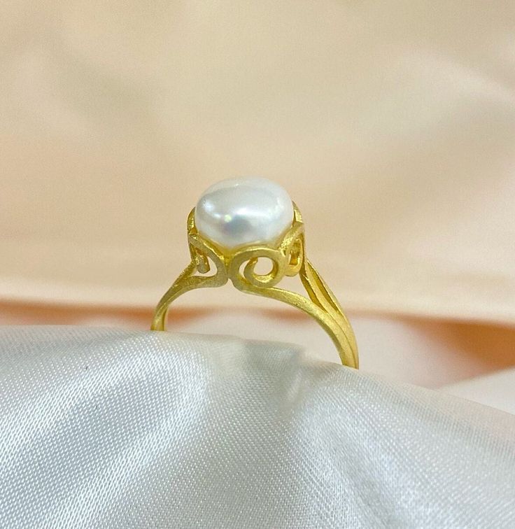 14K Yellow Gold Ring | Matt Finish Ring | Pearl Stone Ring | Handmade Jewelry | Gift for Her | Mother's Day Gift | Luxury Gold Ring RING DETAILS : Handmade with meticulous attention to detail Genuine 14K yellow gold with a matt finish for enduring beauty Elegant ring design featuring a lustrous Pearl Stone Craftsmanship that epitomizes opulence and refinement ♦ Payment Options Available  ♦ Free Shipping Via FedEx ♦ All pieces come in gift box  ♦ All our jewelry comes with a certificate 💖Welcome Gift Luxury, Ring Pearl, Pearl Stone, Etsy Gold Ring, Handmade Jewelry Gift, Elegant Ring, Yellow Gold Ring, Ring Ring, Ring Handmade