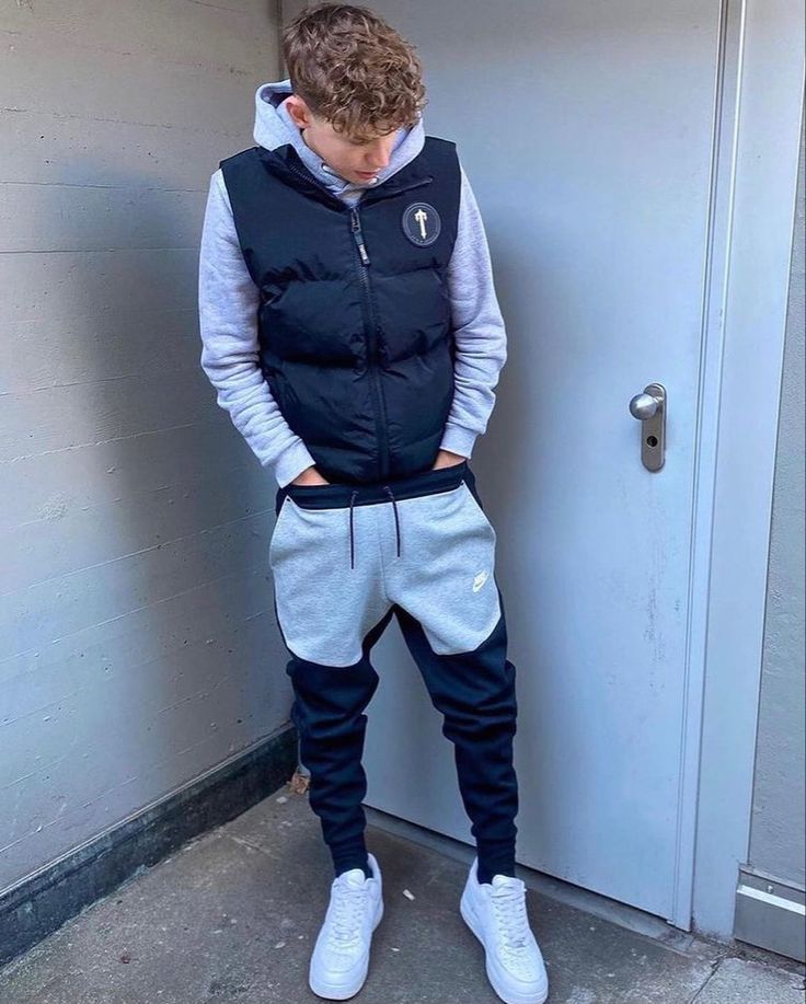 White Airforces Outfits Men, Drill Videos, Scally Lads, Mens Pants Fashion Casual, Uk Drip, White Tracksuit, Black Men Fashion Urban, Drippy Outfit, White Guys