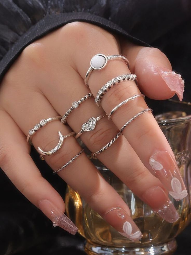 Cute Rings Silver Simple, Birthday Accessories For Women, Silver Rings Hand, Silver Jellewery, White Rings Aesthetic, Cute Rings Silver, Ring Inspo Jewelry Silver, Cute Silver Jewelry, Rings Women Silver