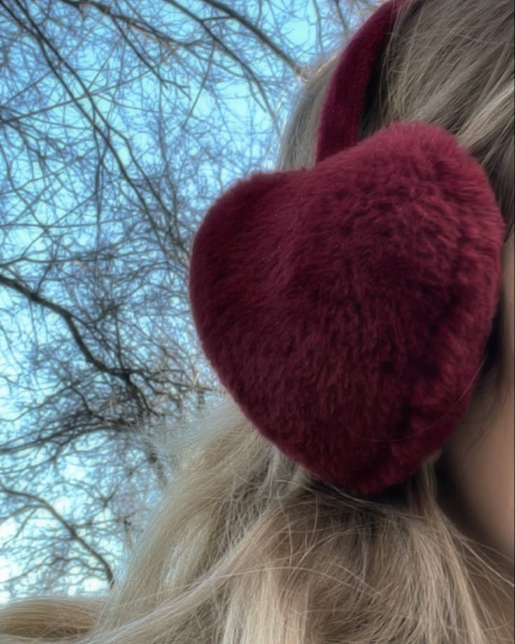 cute heart earmuffs Christmas Wishlist For Teens, Shortcake Aesthetic, Skibidi Sigma, Month Animals, I Smell Snow, Tis The Damn Season, Pink Winter, Winter Mood, Ear Muffs