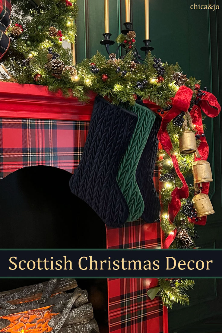 Scottish Christmas decor Scotland Christmas Decorations, Appalachian Christmas Decorations, Scotland Christmas Aesthetic, Scottish Homes Interior, Medieval Christmas Aesthetic, Scottish Christmas Tree, English Christmas Aesthetic, Scottish Christmas Traditions, Scottish Christmas Decor