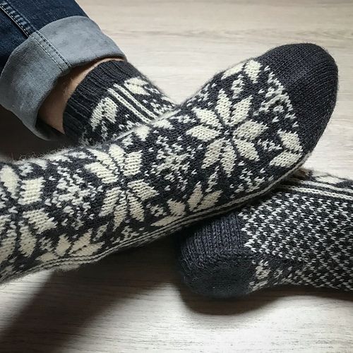 Ravelry: Northern Sky Socks pattern by Runningyarn Men In Heels, Magic Loop, Twinkling Stars, Make Your Own Clothes, Today Is My Birthday, Sock Knitting Patterns, Double Pointed Needles, Pattern Store, Sock Patterns