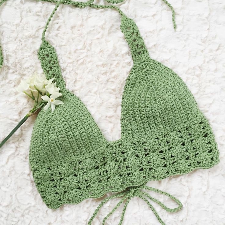 Size Inclusive Crochet Top - Free Pattern - Noelebelle Crochet Large Crochet Hooks, Bralette Pattern, Crochet Crop Top Pattern, Crochet Tops Free Patterns, Crochet Business, Crochet Summer Tops, Rainbow Crochet, Crochet Halter, Bralette Crop Top