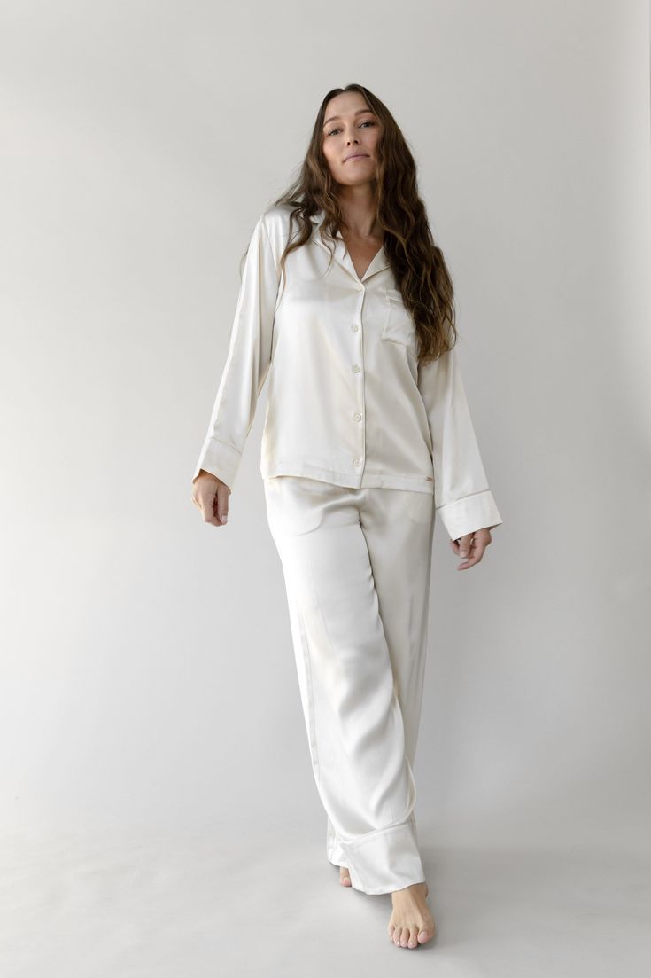 Classy Loungewear, Silk Pajama Pants, Nightwear Dress, Luxury Details, Mulberry Silk Fabric, White Pajamas, Classic Pajamas, Silk Pajama, Bamboo Pajamas