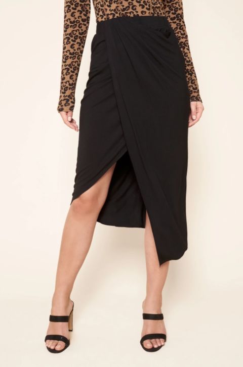 Martini Midi Sarong Black Wrap Skirt – Melissa Jean Boutique Midi Wrap Skirt Outfit, Asymmetrical Skirt Outfit, Wrap Skirt Outfit, Skirt Drape, Kibbe Style, Romantic Kibbe, Jersey Knit Skirt, Black Wrap Skirt, Waste Clothing