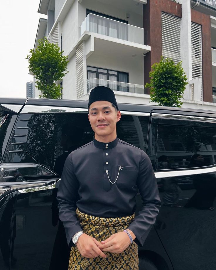 Nadhir Nasar With Baju Melayu, Outfit Cowo, Bridal Hijab Styles, Baju Kahwin, Bridal Hijab, Bike Aesthetic, Wedding Dress Outfit, Wedding Prep, Music Event