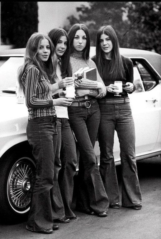 70s Mode, High School Fashion, 60s 70s Fashion, Fashion 70s, Mode Hippie, 70s Inspired Fashion, 70’s Fashion, Look Retro, 1970s Fashion