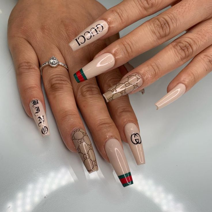 Art Inspiration Creative, Chanel Nails Design, Creative Tattoo Ideas, Gucci Nails, Unghie Sfumate, Creative Tattoo, Gel Toe Nails, Chanel Nails, Punk Nails