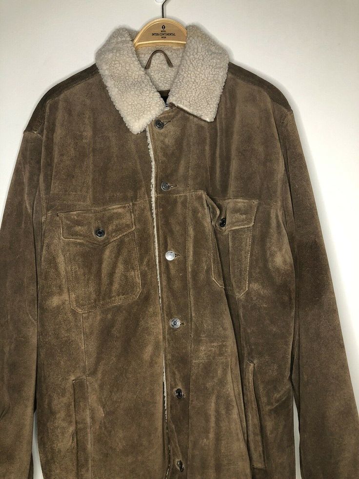 Early 2000s Gap Jacket. Condition is "Pre-owned". Shipped with USPS Priority Mail. Pit to pit : 25 inches Length : 32.25 inches Sleeve length : 26.25 inches 2000s Love, Butch Fashion, Random Outfits, Wardrobe Goals, Awesome Sauce, Gap Jacket, Fashion Mood Board, 70s Style, My Year