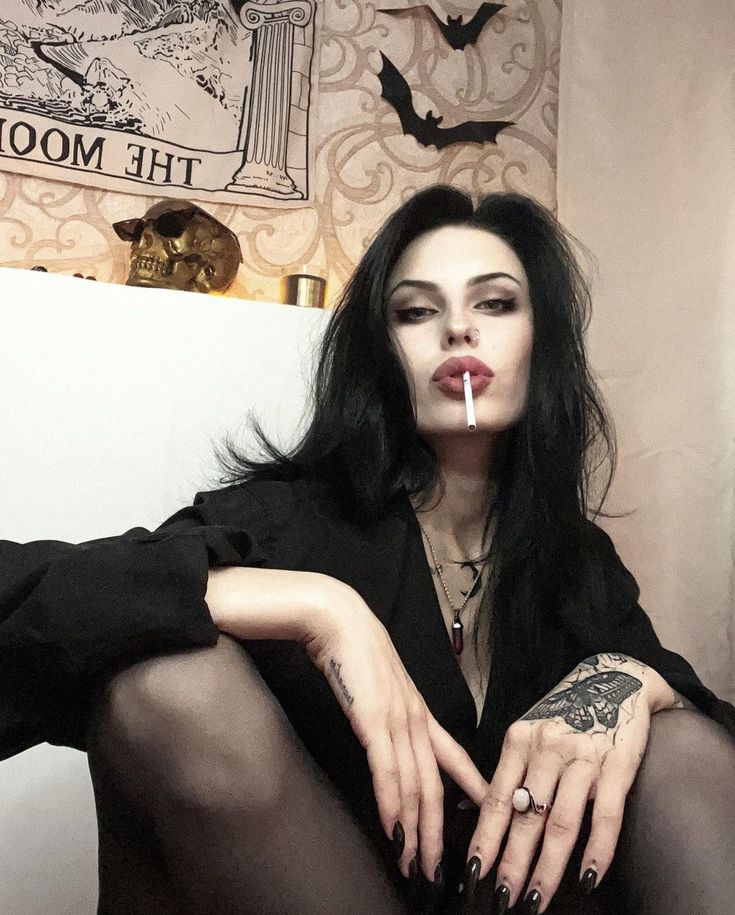 Goth Mommy, Future Photos, Goth Girl, Aesthetic Tattoo, Aesthetic People, Day Makeup, Book Characters, Girl Icons, Post On Instagram