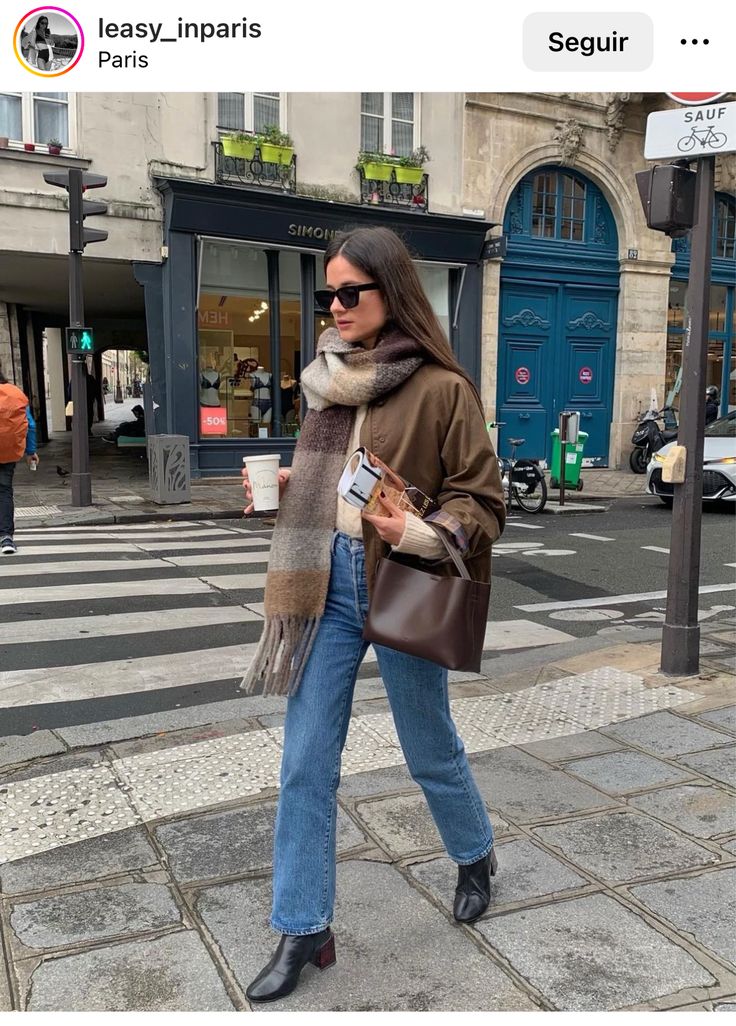 Paris Outfit Ideas, Jeans Outfit Fall, Street Style Fall Outfits, French Outfit, Simple Fall Outfits, Street Style Parisian, Europe Outfits, London Outfit, Paris Outfits