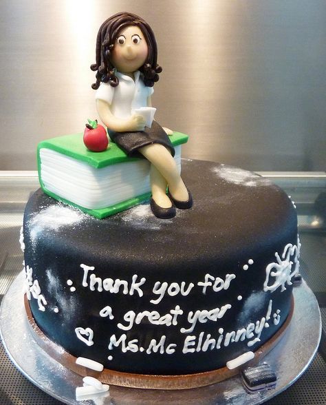 Teachers Day Cake Ideas, Teachers Day Cake, School Cakes, Thank You Cake, School Cupcakes, Teacher Cakes, Chocolate Truffle Cake, School Cake, Cupcake Cake Designs