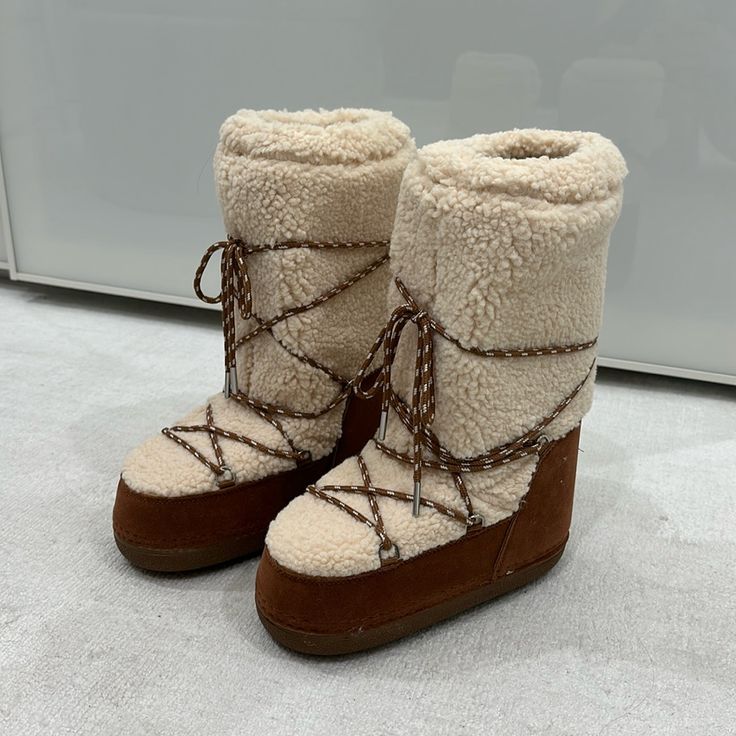 Brand New Warm And Cozy Snow Boots Size 7 Cozy Brown Boots With Round Toe, Cozy Brown Round Toe Boots, Cozy Snow, Winter Aesthetic, Cozy Winter, Shoe Dazzle, Winter Rain, Cute Shoes, Snow Boots