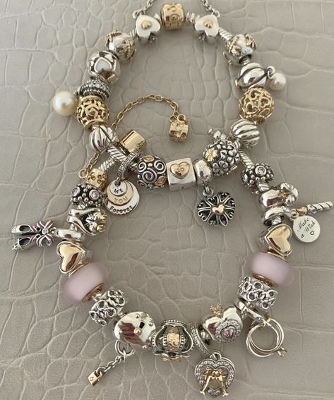 Pandora Bracelet Charms Ideas, Pandora Bracelet Designs, Pandora Jewelry Charms, Heart Flower, Gold Clips, Pandora Bracelet Charms, Jewelry Accessories Ideas, Jewelry Aesthetic, Classy Jewelry