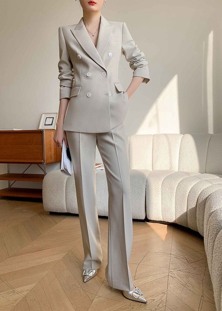 Women's Pantsuit from Vivian Seven Women Double Breasted Suit, Dress Suits For Women Classy, Classic Suit For Women, Double Breasted Suit Women, Womens Suit Outfits, Woman Suit Fashion Classy, Women Pant Suits, Graduation Outfits For Women, Ensemble Blazer