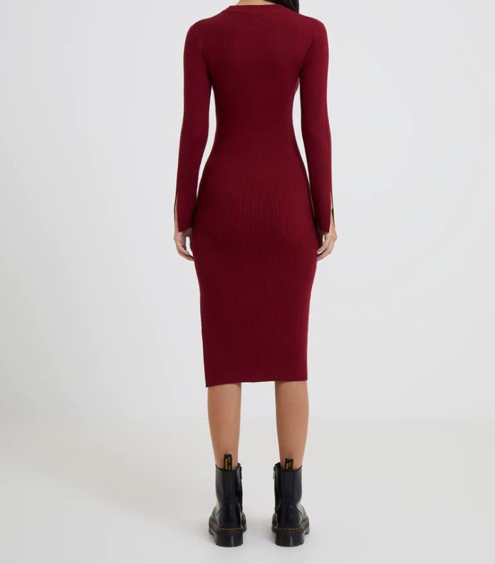 Indulge in luxury with the Alaia Womens Dress In Red Wine. The rich red hue exudes elegance and sophistication, while the expert craftsmanship of Alaia ensures a flawless fit. With a timeless silhouette and impeccable attention to detail, this dress is a must-have for any fashion-forward wardrobe. Elegant Burgundy Winter Dress, Red Midi Dress For Formal Winter Occasions, Red Winter Midi Dress For Formal Occasions, Elegant Red Midi Dress For Gala, Elegant Burgundy Dress For Formal Occasions, Elegant Burgundy Formal Dress, Elegant Burgundy Midi Dress, Classic Red Midi Dress For Evening, Red Dress For Fall Gala