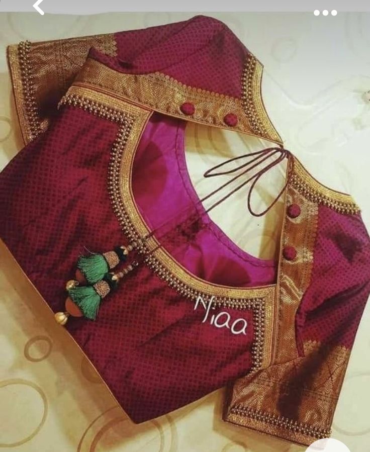 Designs For Lehenga Blouse, Niaa Boutique, Blouse Designs For Lehenga, Neck Ideas, Pattern Blouses, Neck Patterns, Blouse Designs High Neck, Best Blouse Designs, Choli Blouse