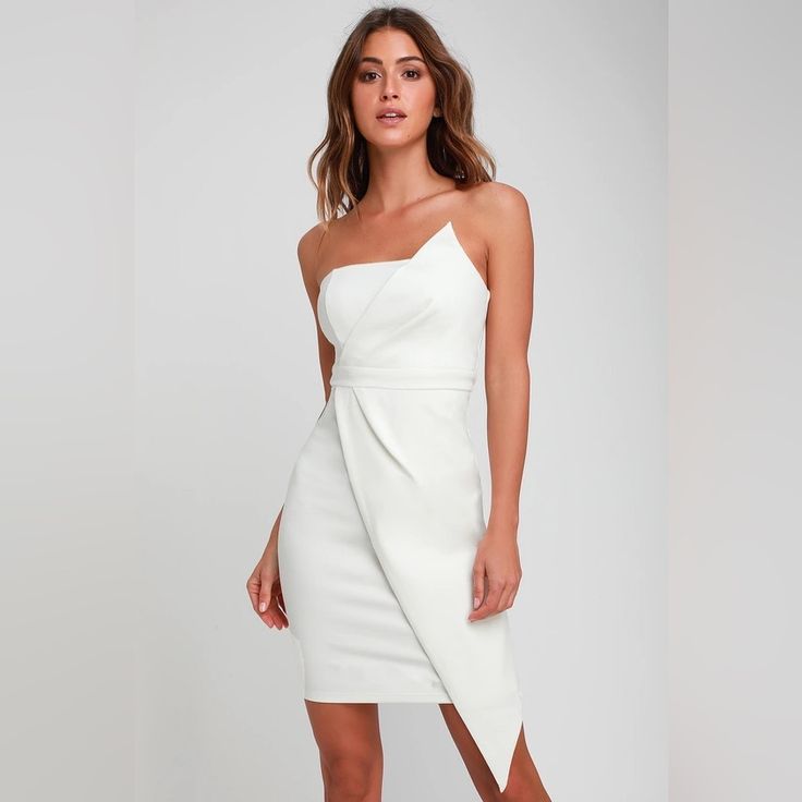 Lulus Dress White Strapless Nwt Bridal Asymmetrical Fitted Dresses For Graduation University, University Graduation Outfit Dresses, Graduation Dress College Classy, Graduation Dress College, White Dresses Graduation, Party Dress Classy, Dresses Graduation, Grad Ideas, University Graduation